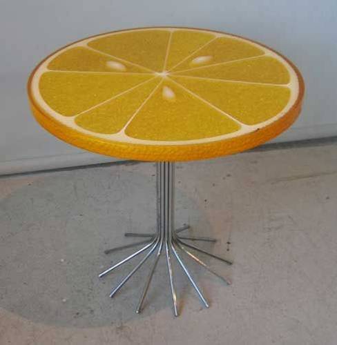 Прикольный столик с лимоном